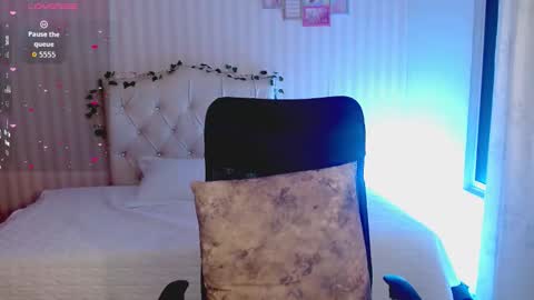 Snapshot of emmalove_doll chatting on 25, 2, 2026 Emmas Room online show from 25, 2, 2026