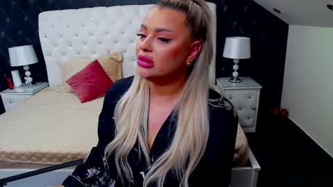 Emma Mavis online show from 21, 1, 2025