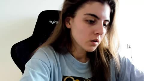 Snapshot of emmamon chatting on 15, 4, 2026 Emma online show from 15, 4, 2026
