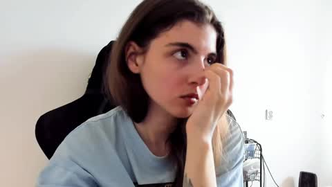 Snapshot of emmamon chatting on 25, 4, 2026 Emma online show from 25, 4, 2026