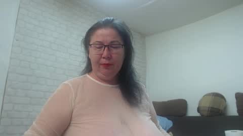 emmasquirt69 online show from 15, 2, 2026