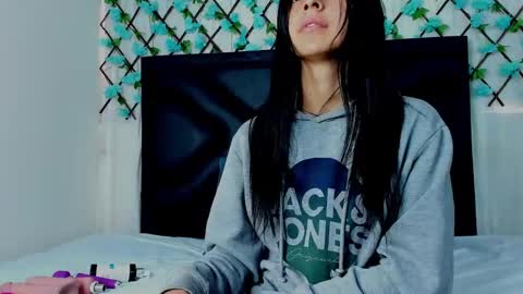  Emma  online show from 5, 1, 2025