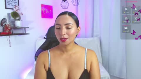 Snapshot of emmi_cam chatting on 29, 4, 2026 Emmi Cam online show from 29, 4, 2026
