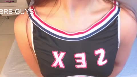 emmi_collins online show from 6, 10, 2025