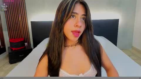 emmi_collins online show from 9, 6, 2026