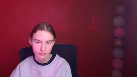 Emmi online show from 28, 2, 2025