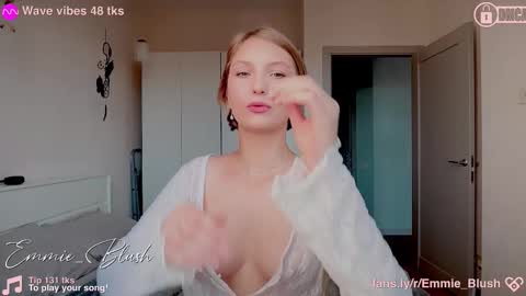 Snapshot of emmie_blush chatting on 20, 9, 2025 Emily online show from 20, 9, 2025