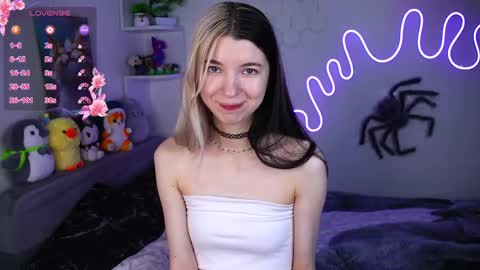 emmie_everly online show from 28, 4, 2026