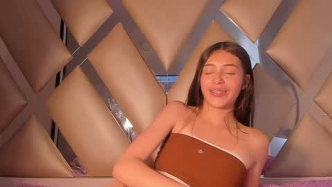 emmily_evans_ online show from 7, 2, 2025