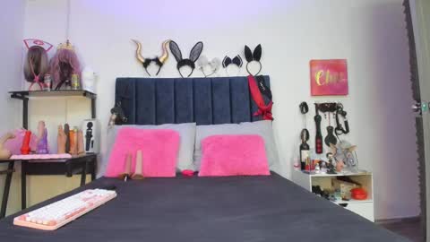          online show from 26, 9, 2025