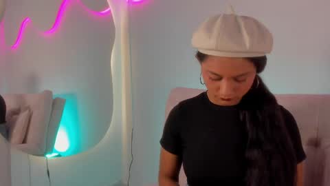 Snapshot of emmilybratz chatting on 23, 5, 2026 EMMILY online show from 23, 5, 2026