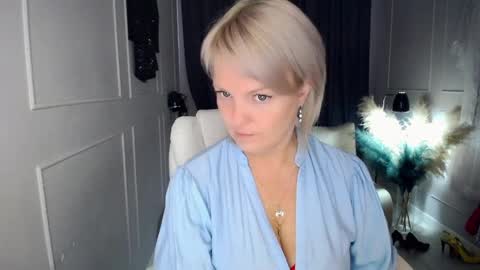 Snapshot of emmmam chatting on 9, 5, 2026 emmmam online show from 9, 5, 2026