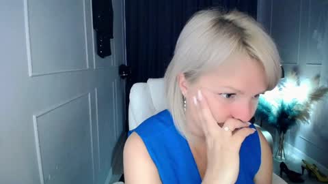 Snapshot of emmmam chatting on 18, 5, 2026 emmmam online show from 18, 5, 2026