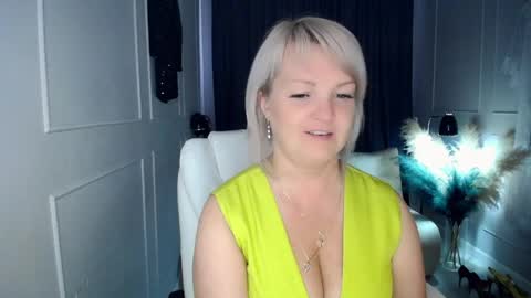 Snapshot of emmmam chatting on 20, 5, 2026 emmmam online show from 20, 5, 2026