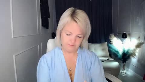 Snapshot of emmmam chatting on 5, 6, 2026 emmmam online show from 5, 6, 2026