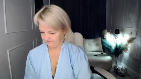 Snapshot of emmmam chatting on 6, 6, 2026 emmmam online show from 6, 6, 2026