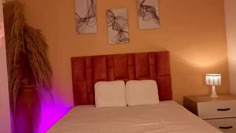 emmy_danielss online show from 19, 2, 2026