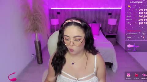 Emmy Walker online show from 9, 9, 2025