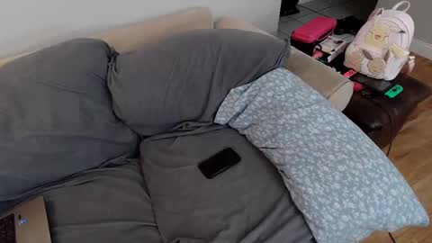 Snapshot of emodream1998media chatting on 12, 3, 2025 EmoDream1998 online show from 12, 3, 2025