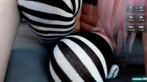 Snapshot of emodream1998media chatting on 30, 10, 2025 EmoDream1998 online show from 30, 10, 2025