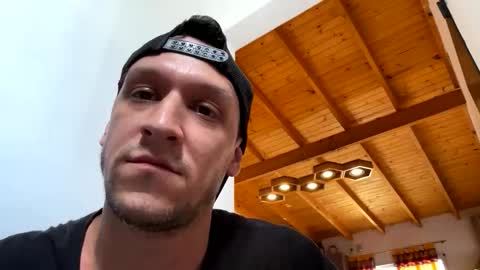 EMO online show from 6, 11, 2025