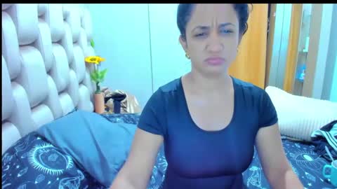 emperatriztapia online show from 24, 2, 2025