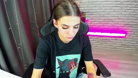 Snapshot of emy__angel chatting on 1, 2, 2025 emy__angel online show from 1, 2, 2025