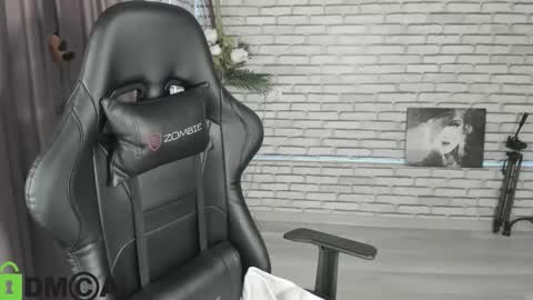 Snapshot of emy__angel chatting on 19, 12, 2025 emy__angel online show from 19, 12, 2025