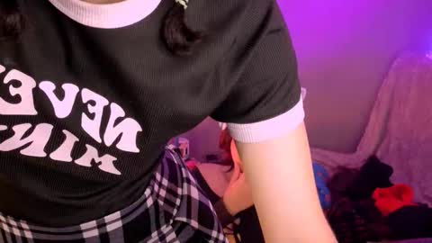 emy_flaker online show from 13, 3, 2026