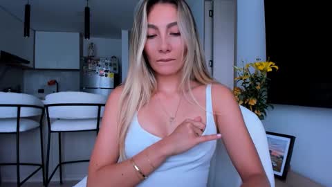 Snapshot of emyconneer chatting on 9, 1, 2025 emyconneer online show from 9, 1, 2025