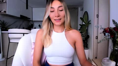 Snapshot of emyconneer chatting on 19, 2, 2025 emyconneer online show from 19, 2, 2025