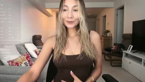 Snapshot of emyconneer chatting on 10, 9, 2025 emyconneer online show from 10, 9, 2025