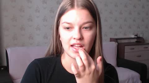 EmySway online show from 10, 11, 2025