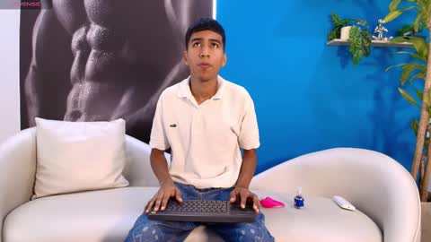 Snapshot of ender_h0t chatting on 9, 9, 2025 Ender online show from 9, 9, 2025