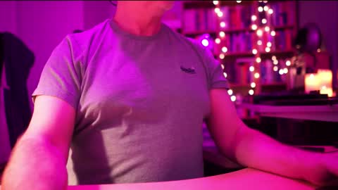 uk online show from 22, 11, 2025