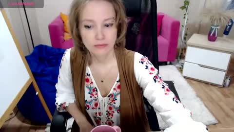 englishgirll online show from 19, 4, 2026