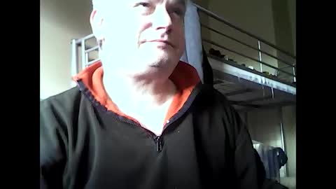 Snapshot of englishguysurrey chatting on 27, 10, 2025 englishguysurrey online show from 27, 10, 2025