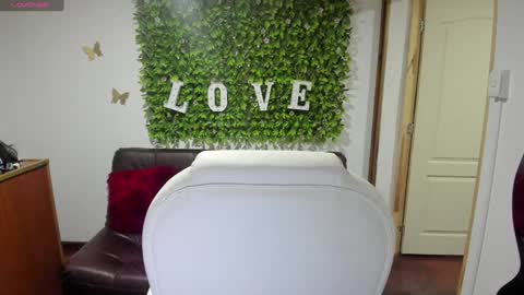 Enma clark online show from 19, 1, 2025