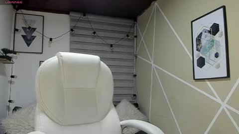 Enma clark online show from 14, 4, 2026