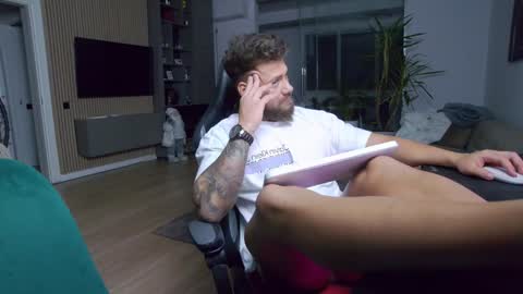 Snapshot of enrikoblue chatting on 30, 12, 2024 Erik online show from 30, 12, 2024