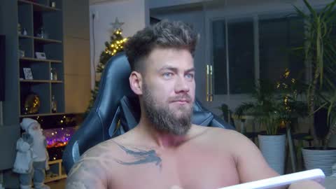 Snapshot of enrikoblue chatting on 30, 12, 2024 Erik online show from 30, 12, 2024