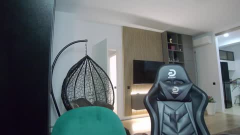 Snapshot of enrikoblue chatting on 8, 1, 2025 Erik online show from 8, 1, 2025