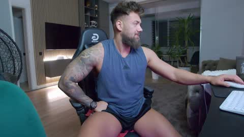 Snapshot of enrikoblue chatting on 24, 1, 2025 Erik online show from 24, 1, 2025