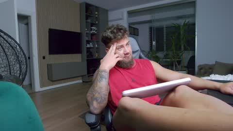 Snapshot of enrikoblue chatting on 28, 1, 2025 Erik online show from 28, 1, 2025