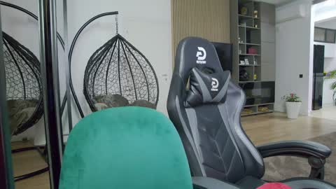 Snapshot of enrikoblue chatting on 31, 1, 2025 Erik online show from 31, 1, 2025