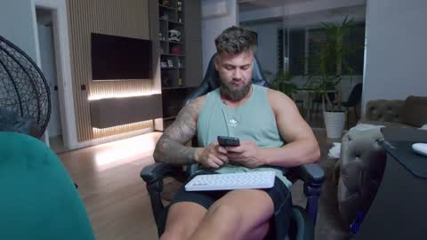 Snapshot of enrikoblue chatting on 7, 2, 2025 Erik online show from 7, 2, 2025