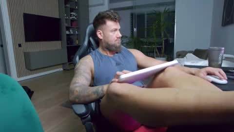 Snapshot of enrikoblue chatting on 10, 2, 2025 Erik online show from 10, 2, 2025