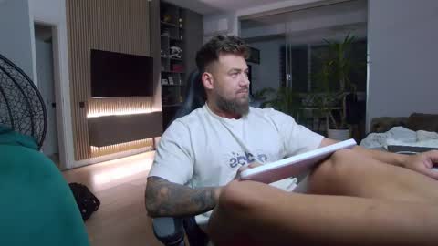 Snapshot of enrikoblue chatting on 11, 2, 2025 Erik online show from 11, 2, 2025