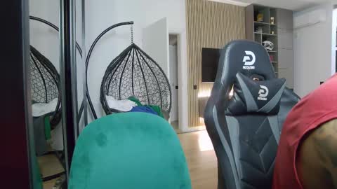 Snapshot of enrikoblue chatting on 24, 2, 2025 Erik online show from 24, 2, 2025