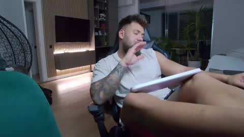 Snapshot of enrikoblue chatting on 1, 3, 2025 Erik online show from 1, 3, 2025